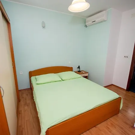 Apartment By The Sea Grebastica, Sibenik - 14317 Grebastica