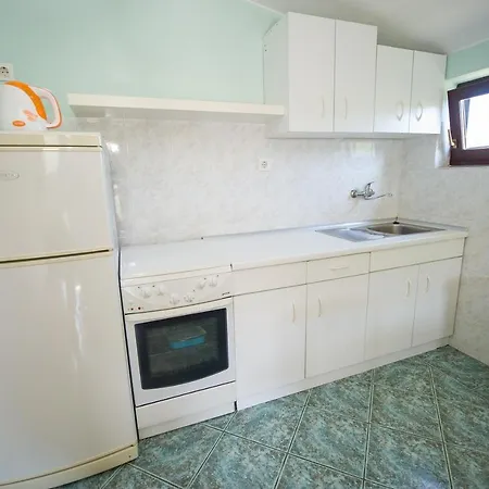 Apartment By The Sea Grebastica, Sibenik - 14317 Grebastica